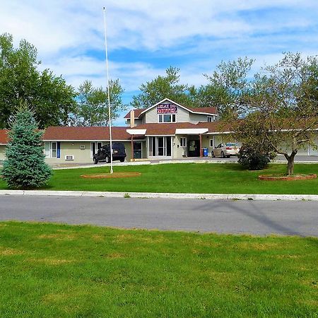 Relax Inn Watertown Exterior photo